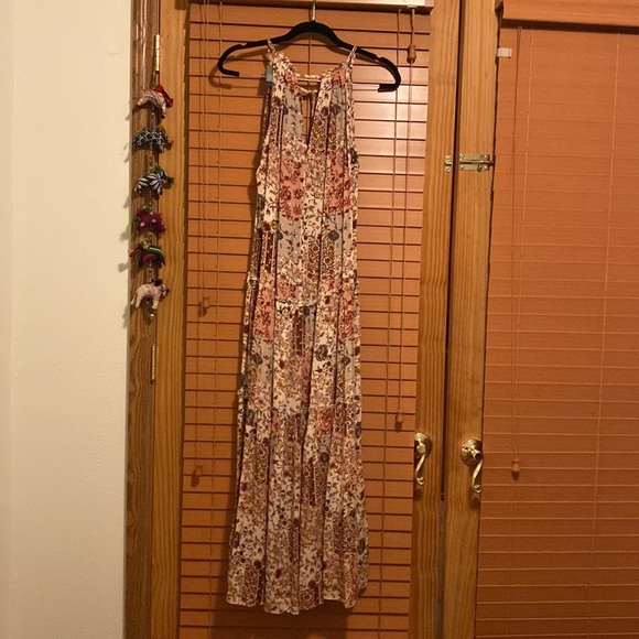 Shimmer Floral Maxi Dress - Picture 4 of 5